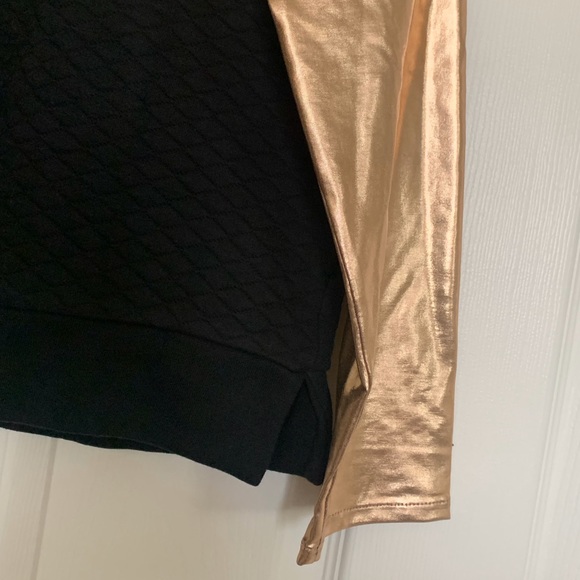 NWT Lucca Couture Black Quilted Pullover w/ Metallic Sleeves and Pockets - Picture 2 of 8